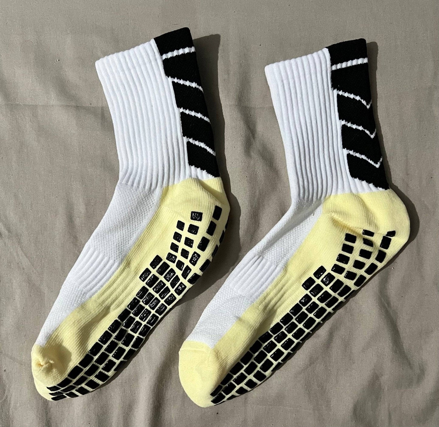 Junior grip socks - Size 1 - 5 - ZM Sports